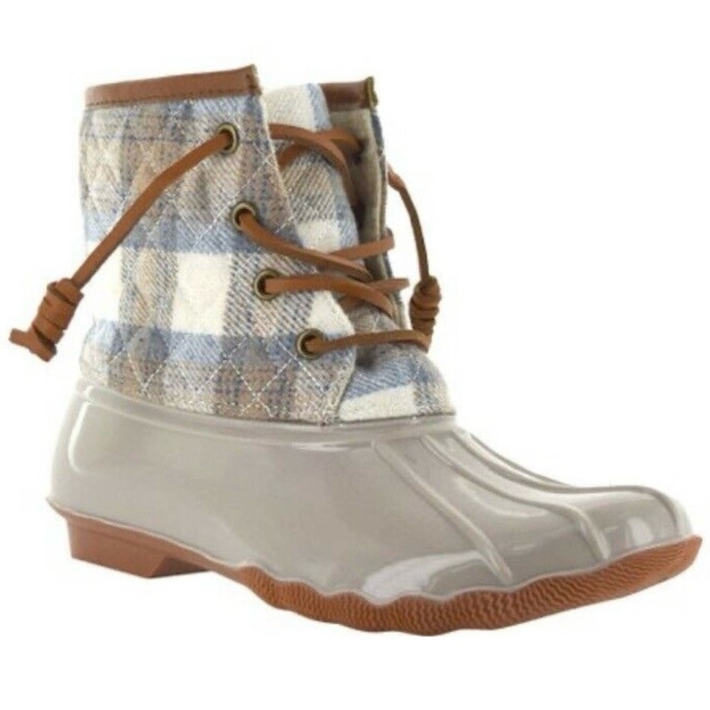 Brown Winter Boots with Lace-Up Closure and Rubber Sole